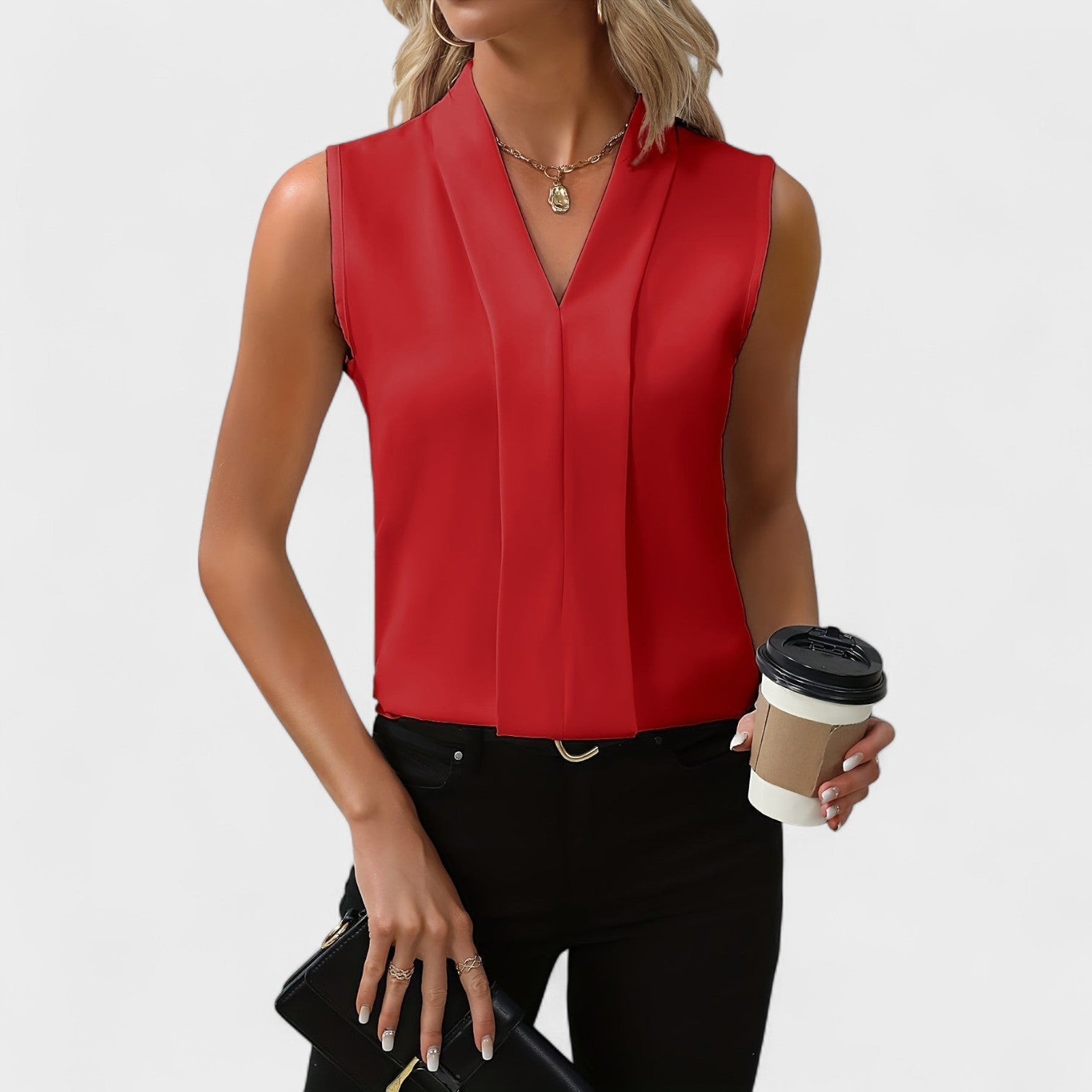 Ivilė - Be rankovių blusa su V formos iškirpte
