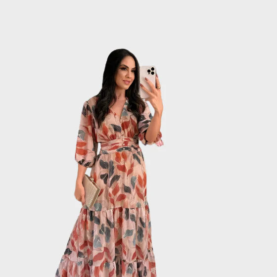 Ilga Suknelė su Gėlių Raštu ir Patogia Siluetu Elegantiškoms Dienoms