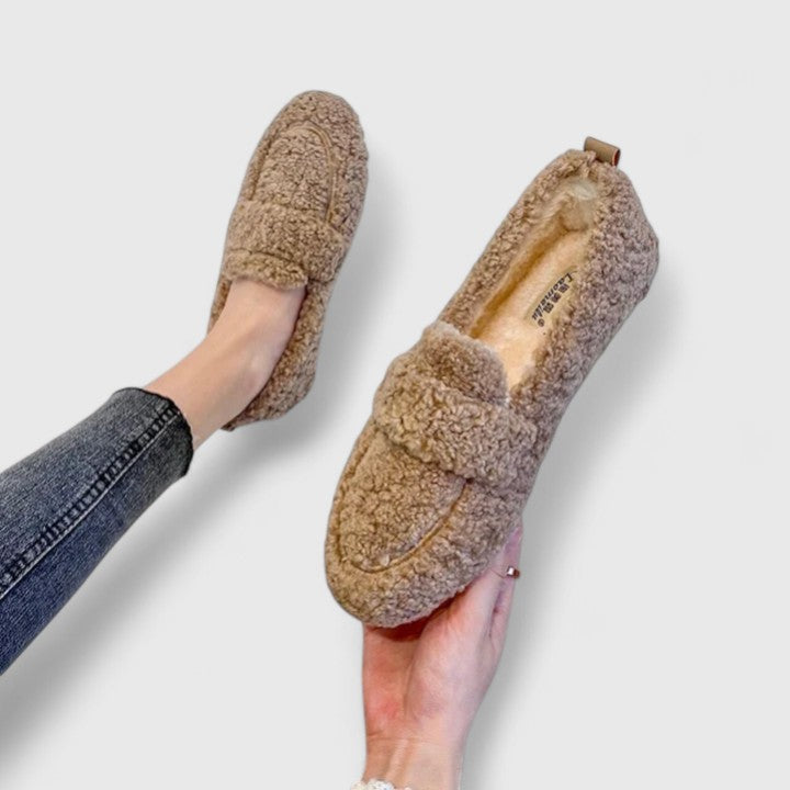 Šilti slip-on batai su elegantišku dizainu